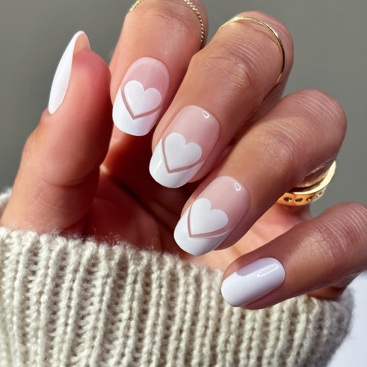 Elegant Love - Oval Medium - Sustainable Nails