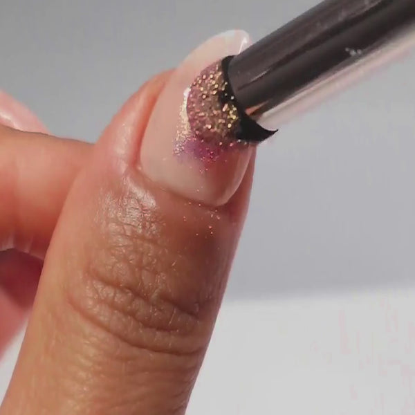 Sunstone - Classic Nail Powder application