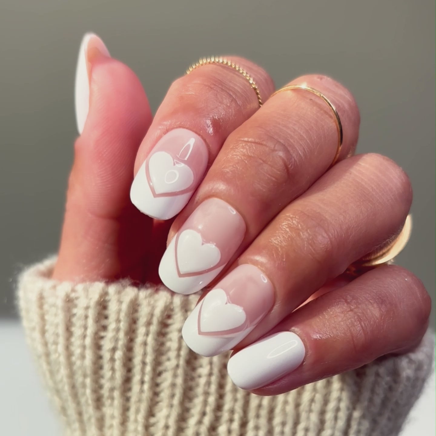 Elegant Love - Oval Medium - Sustainable Nails