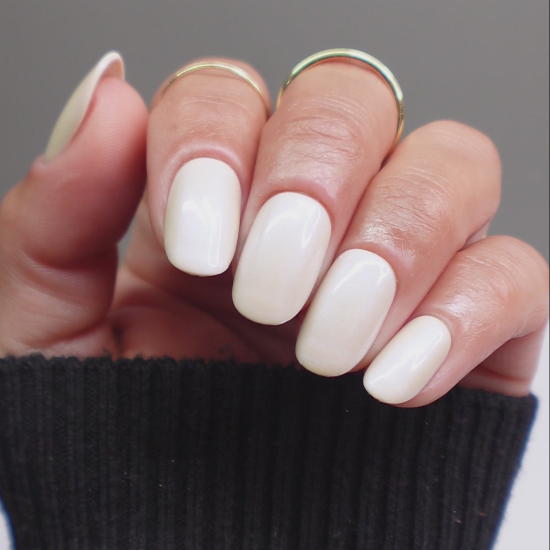 Ivory - Oval Sustainable Nails -